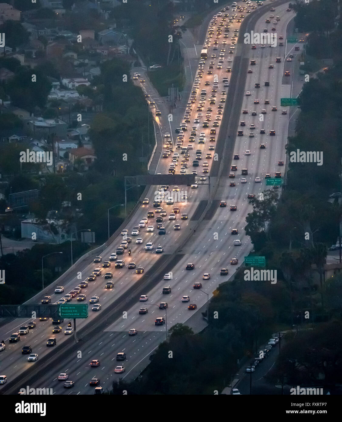 Vue aérienne, le trafic à l'heure sur l'autoroute 405, de l'Interstate 405, Los Angeles, Los Angeles County, Californie, USA, US, Banque D'Images