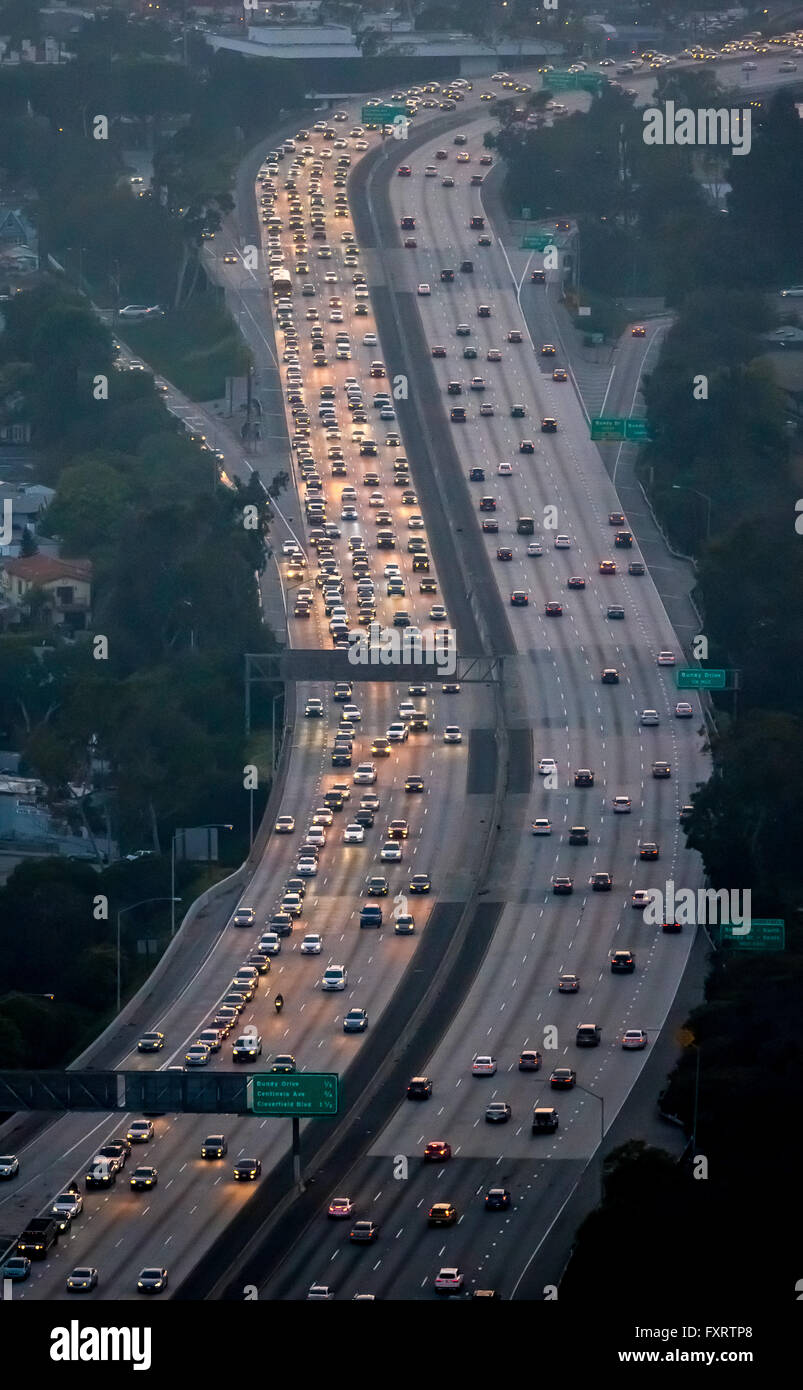 Vue aérienne, le trafic à l'heure sur l'autoroute 405, de l'Interstate 405, Los Angeles, Los Angeles County, Californie, USA, US, Banque D'Images