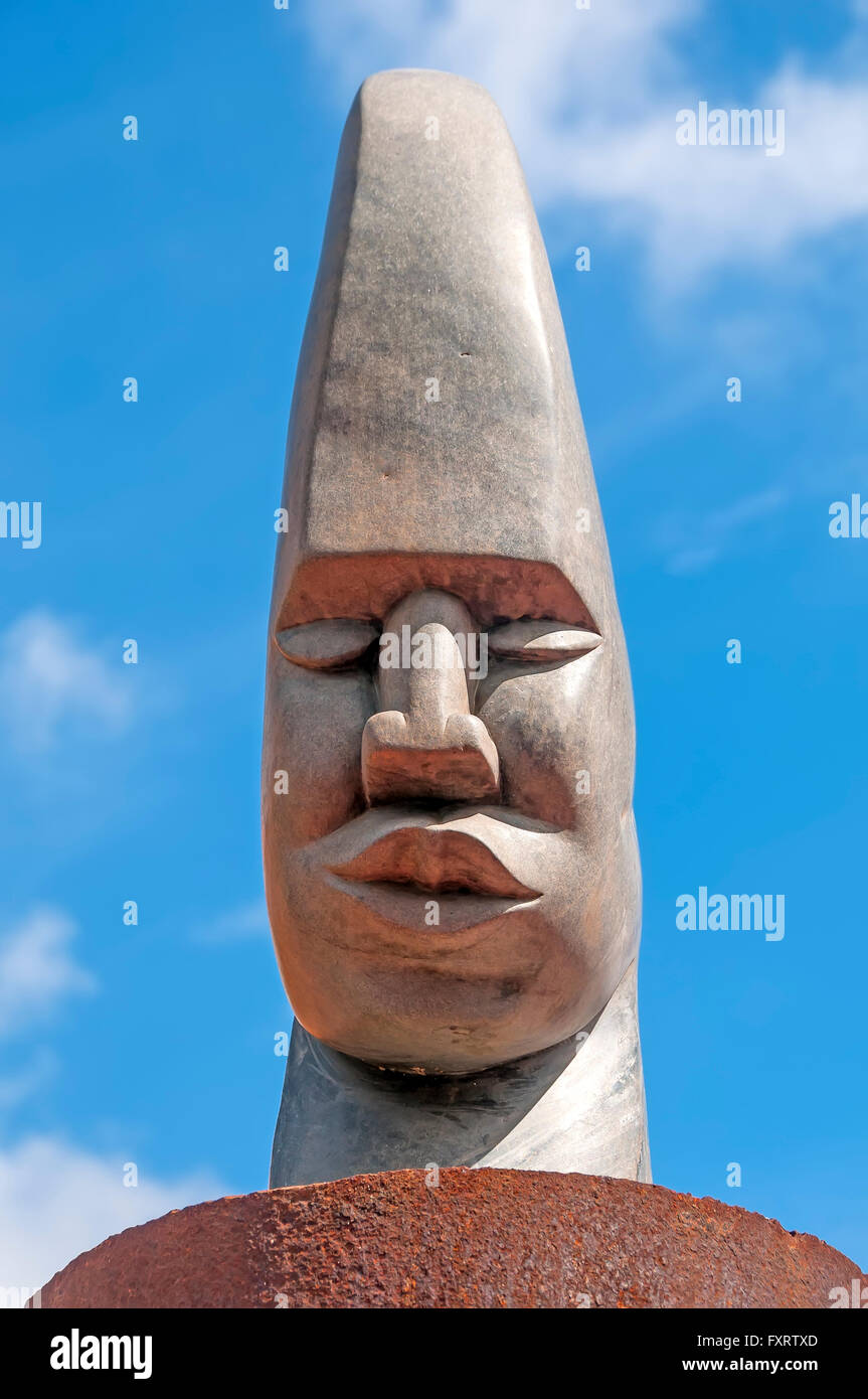 Sculpture tête africaine Banque de photographies et d'images à haute  résolution - Alamy