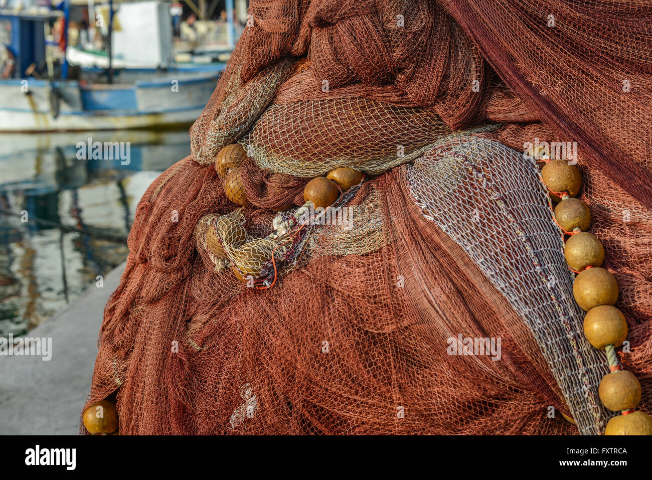 Des tas de filets de pêche dans le port de Toulon Banque D'Images