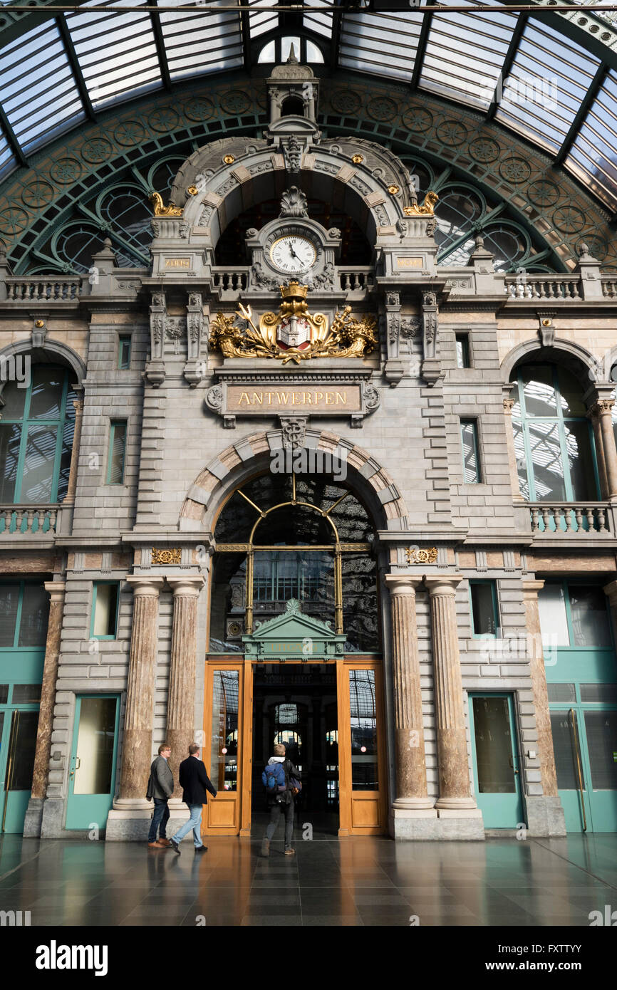 Entrée de la gare centrale d'Anvers Banque D'Images