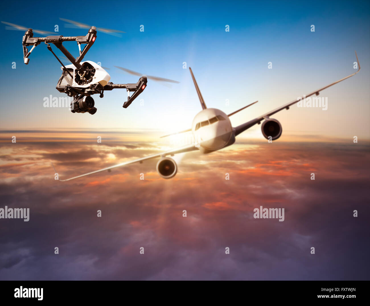 Peut-être touché par drone avion dans le coucher du soleil. Notion d' accident d'avion. Thread de collision Photo Stock - Alamy