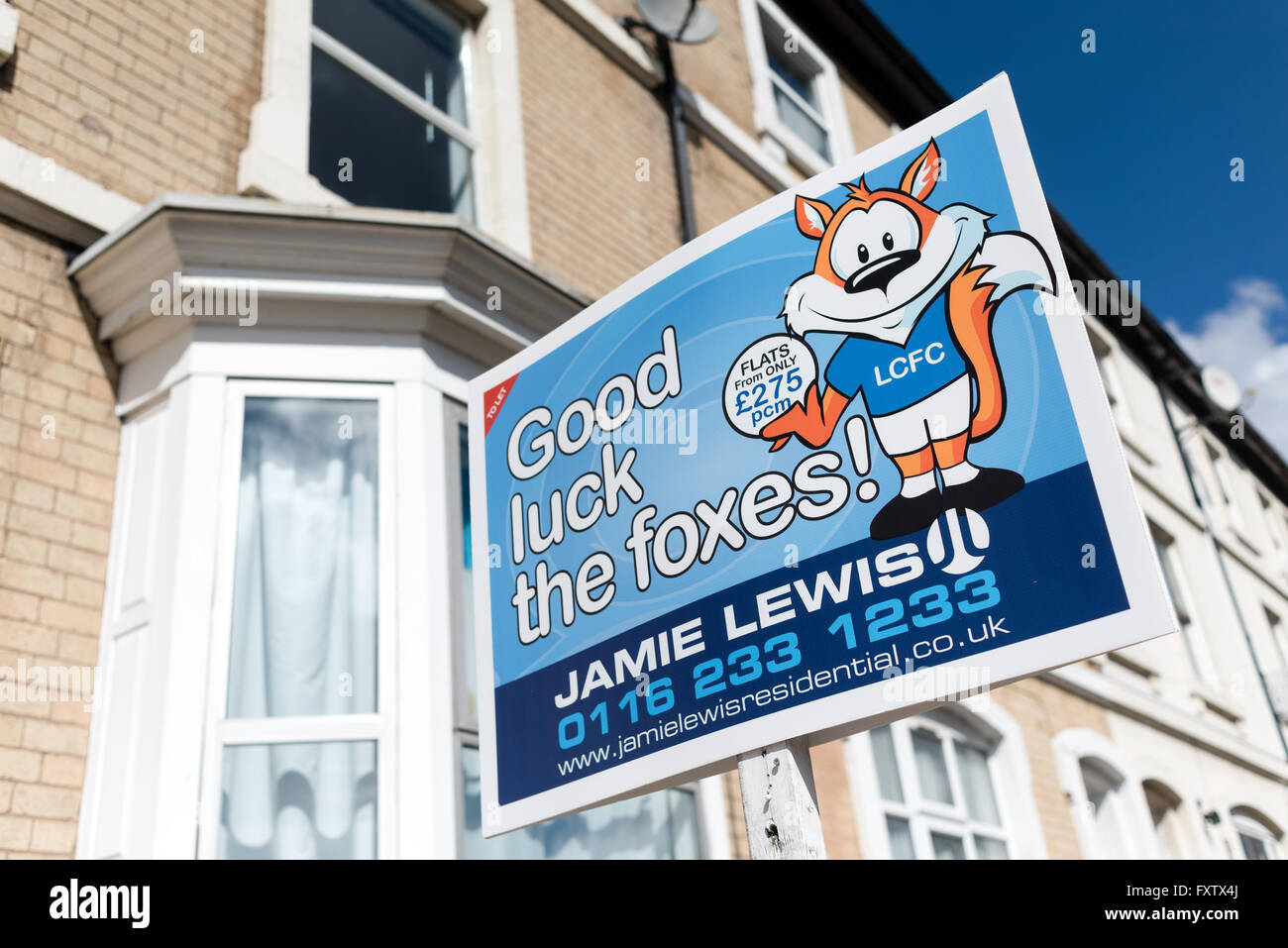 Jamie Lewis Estate Agents Conseils - qui souhaitent bonne chance de football de Leicester City en 2016. Banque D'Images