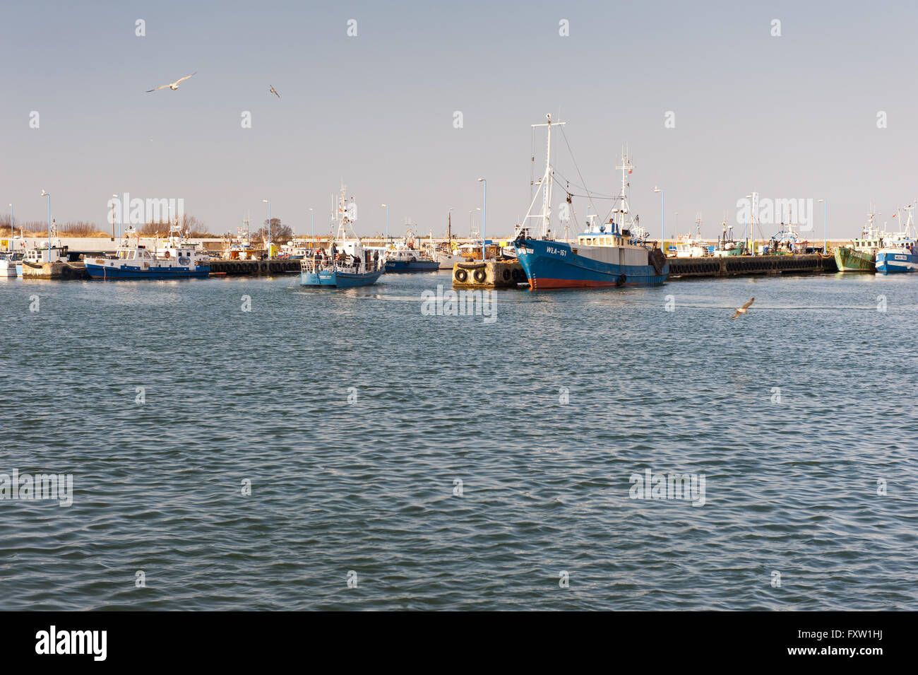 Bateaux de pêche en Szkuner dans le port de Wladyslawowo, Pologne, l'Europe. Les navires amarrés dans une goélette quais de pêche, l'industrie du poisson de bateau Banque D'Images