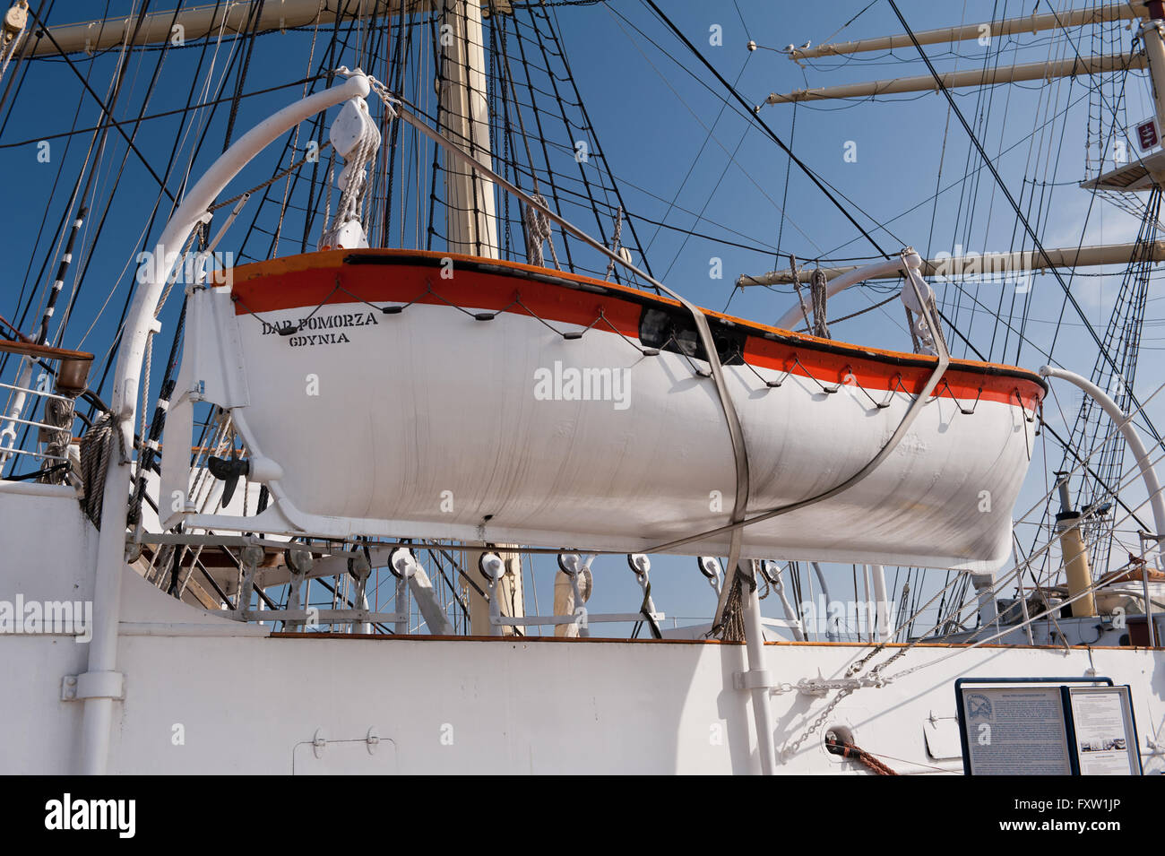 Dar Pomorza sauvetage bateau détail à Gdynia, Pologne, Europe, la mer Baltique, le légendaire frégate blanc voiliers polonais Banque D'Images