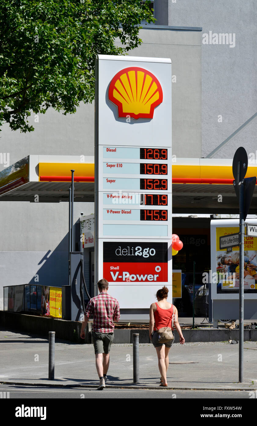 Tankstelle Shell, Martin-Luther-Strasse, Schöneberg, Berlin, Deutschland Banque D'Images
