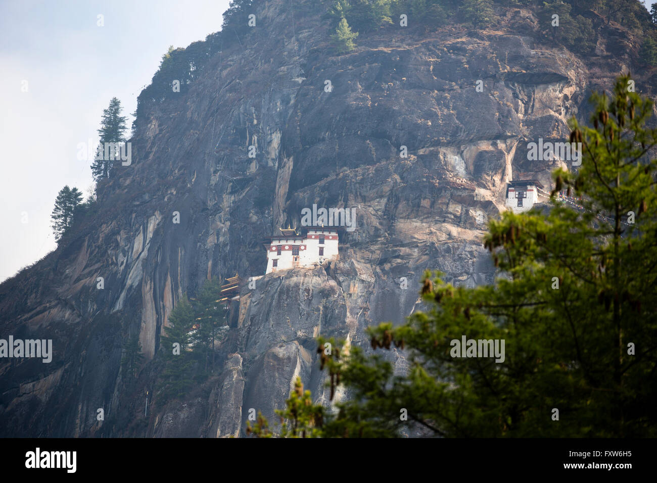 Paro Taktsang est le nom populaire de Taktsang Palphug, monastère bouddhiste de l'himalaya un site sacré du temple et Banque D'Images