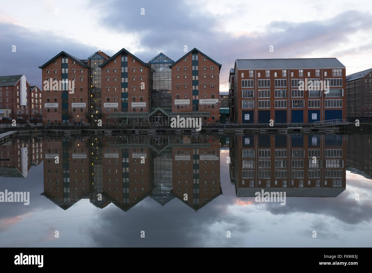 L'aube sur les quais de Gloucester en Angleterre Banque D'Images