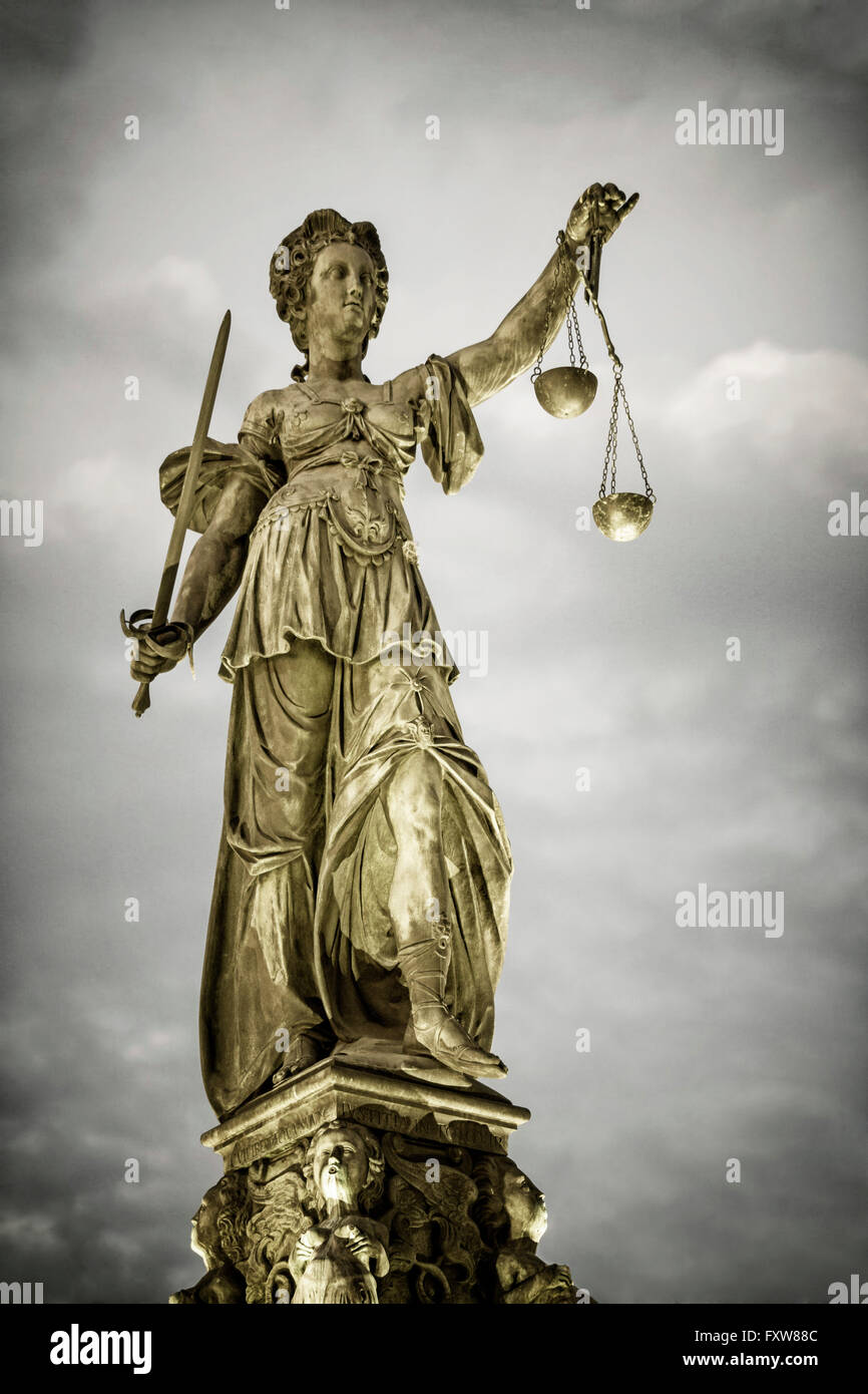 Justitia, l'godness de la Justice, source de la justice, Roemerberg , Francfort Allemagne Banque D'Images
