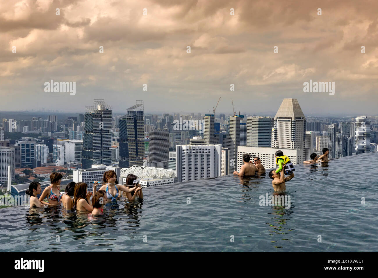Marina Bay Sands , piscine à débordement, terrasse de toit, Marina Bay, Singapour, Singapour, Asie Southest, Banque D'Images