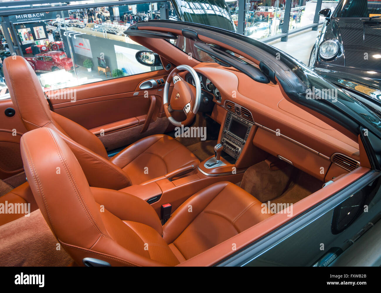 Cabine d'une voiture de sport Porsche 911 Carrera 4S Cabriolet. Banque D'Images