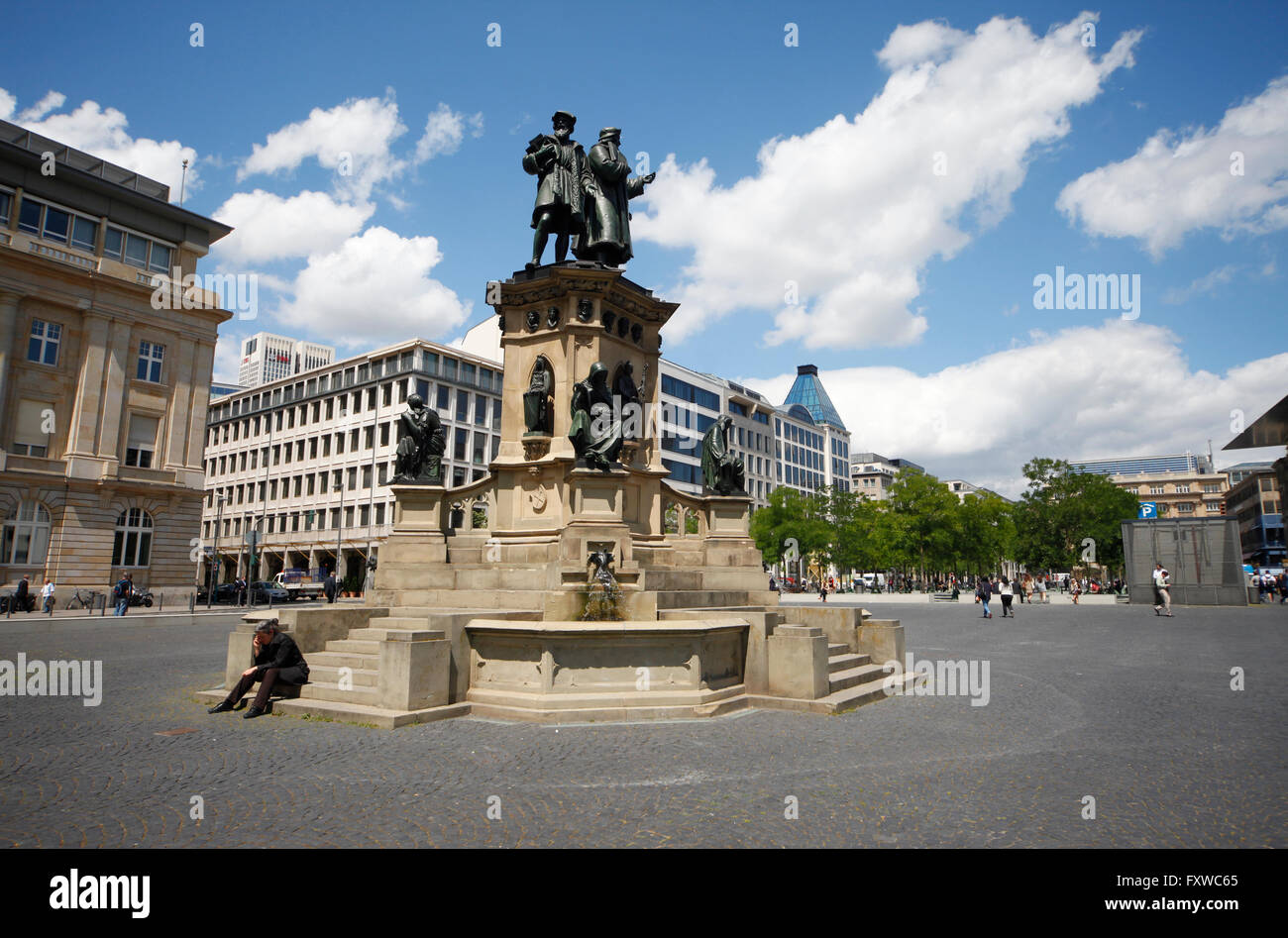 Le monument de GUTENBERG GOETHEPLATZ FRANKFURT ALLEMAGNE 25 Juin 2014 Banque D'Images