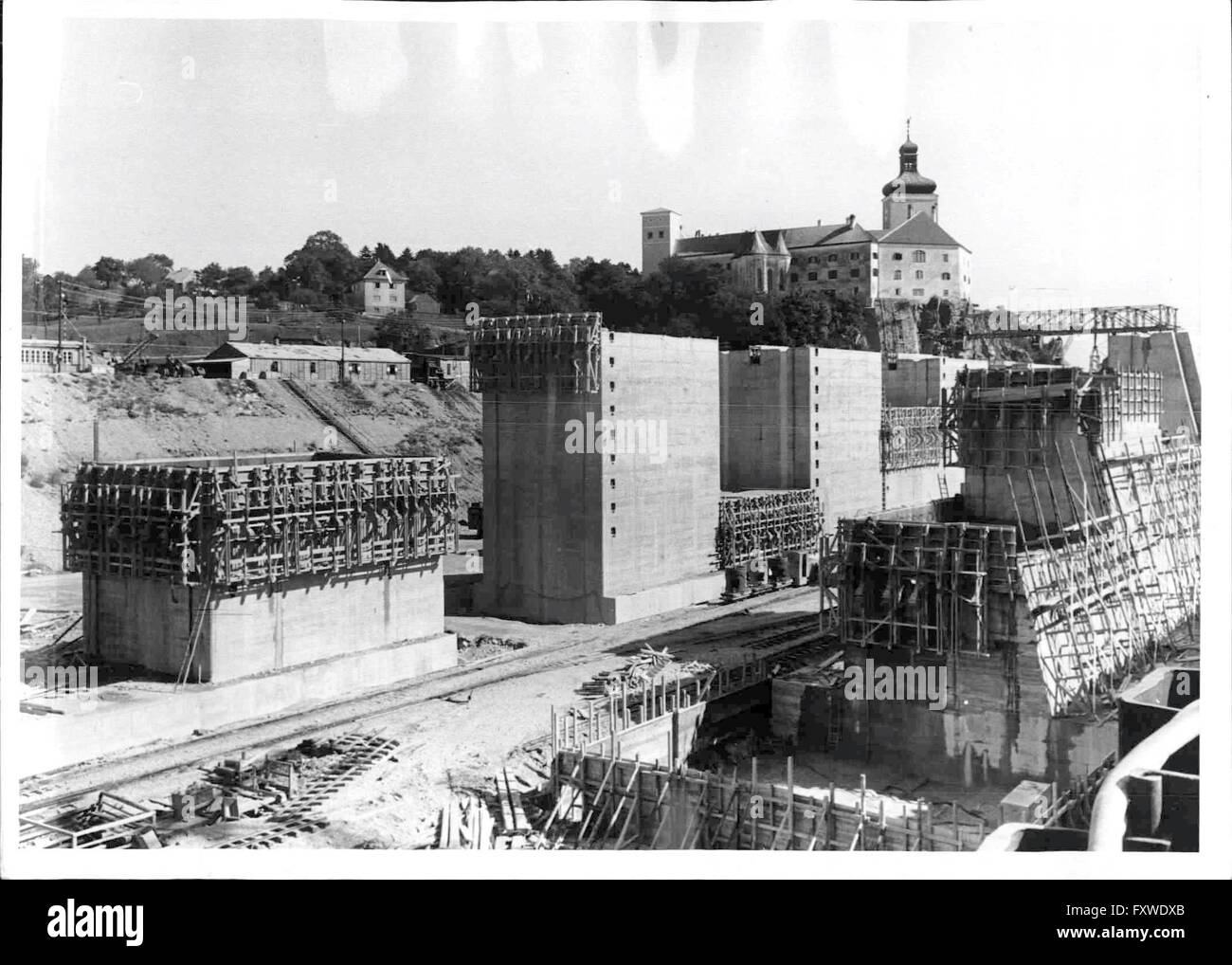 Bau des Kraftwerks Ybbs-Persenbeug, Betonklötze ... Banque D'Images