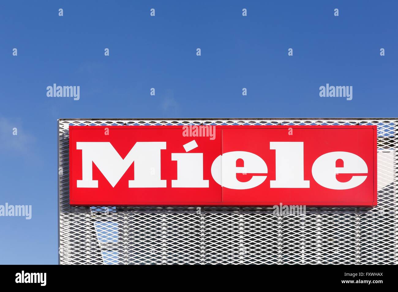 Logo Miele sur une façade Banque D'Images