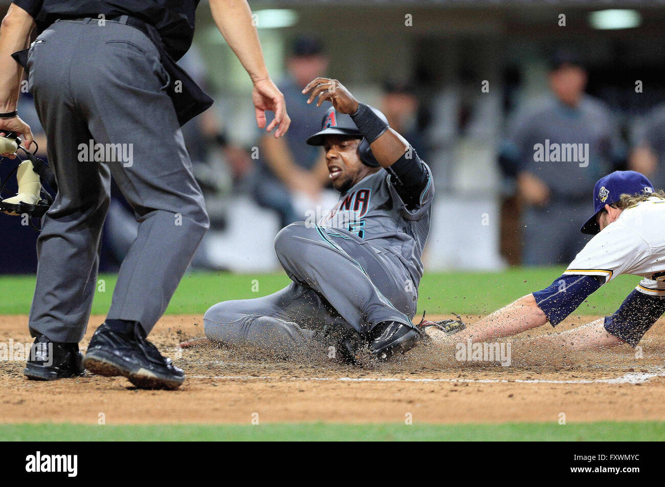 Ca, USA. Apr 16, 2016. SAN DIEGO, CA - 16 avril 2016 : |.Diamondbacks Rickie semaines étroits le jeu pour les Diamondbacks 3-3 contre les Padres au Petco Park samedi. © Misael Virgen/U-T San Diego/ZUMA/Alamy Fil Live News Banque D'Images