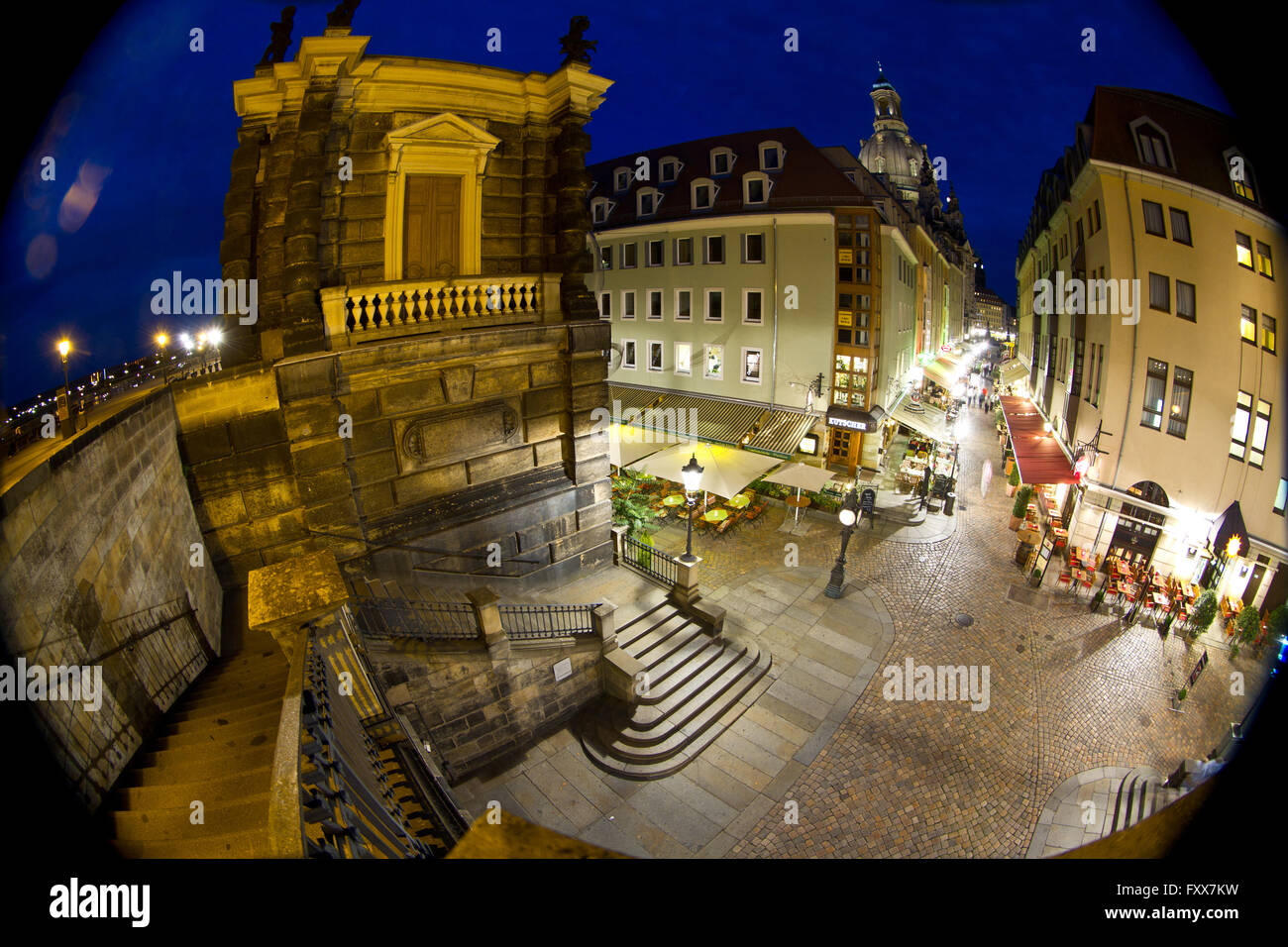 La vie nocturne de Dresde le coup de la terrasse de Bruhl (allemand : Bruhlsche Terrasse). 'Le Balcon de l'Europe" Banque D'Images