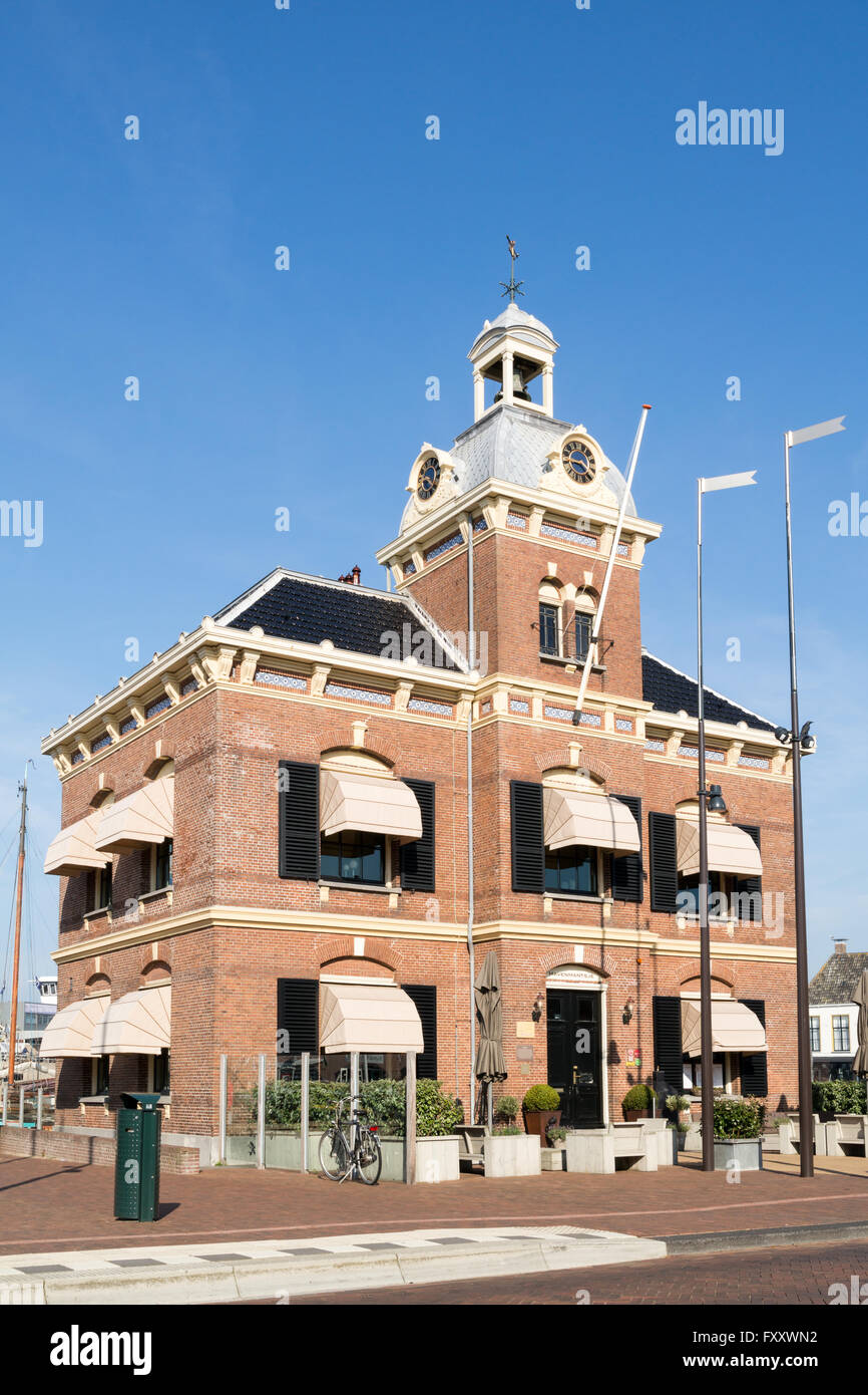 Maison ancienne cour Havenmantsje à Harlingen, Frise, Pays-Bas Banque D'Images