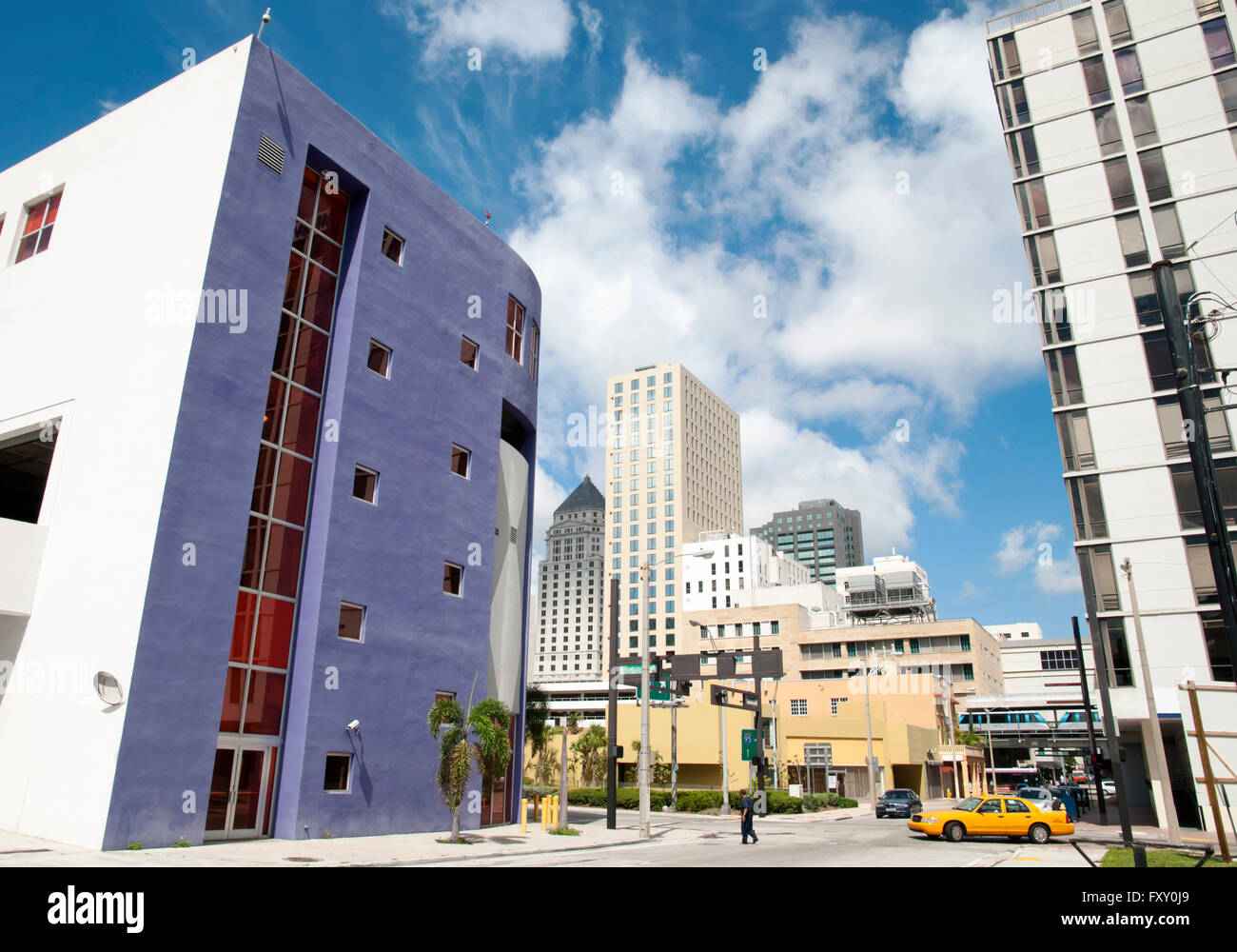 Les rues du centre-ville de Miami vide le dimanche matin (Floride). Banque D'Images