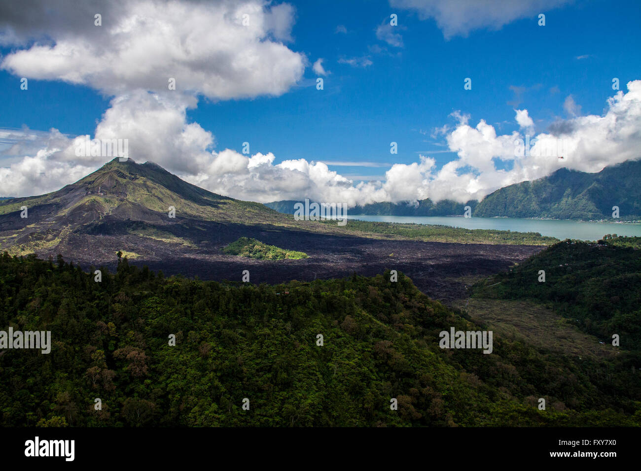 Gunung Batur, volcan actif au Batur lake sur l'île de Bali, Indonésie Banque D'Images