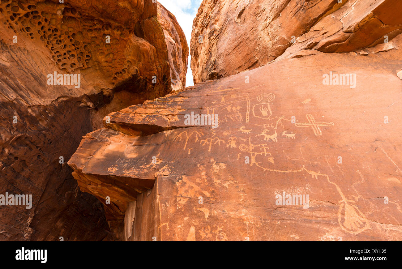 Pétroglyphes indiens Anasazi, de l'Atlatl Rock, Vallée de Feu Park, Nevada, USA Banque D'Images