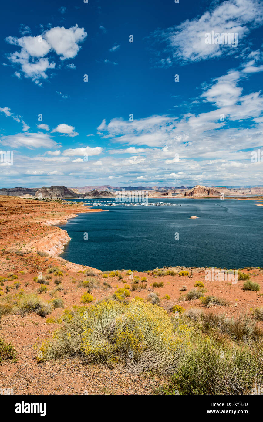 Le lac Powell avec Wahweap Marina, Arizona, USA Banque D'Images