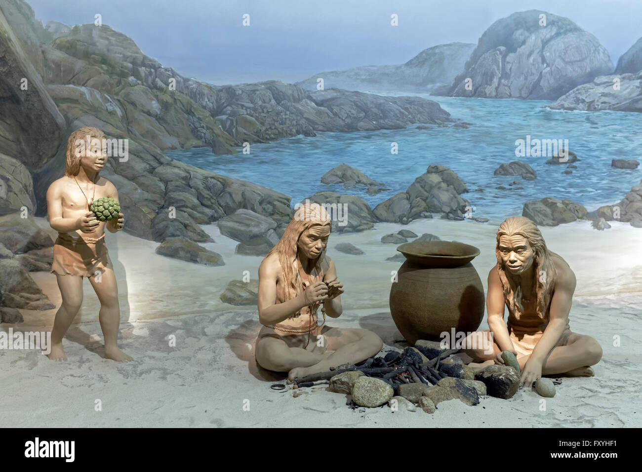 Populations autochtones à un endroit du feu sur la côte, l'inscription de chiffres, Diorama dans le Hong Kong Museum of History Banque D'Images