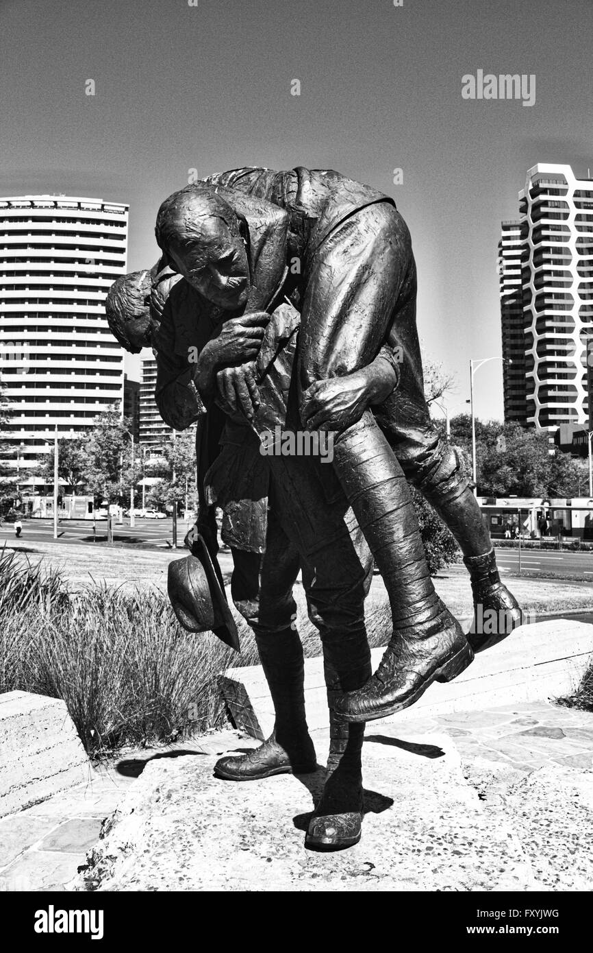 Une image en noir et blanc de la Sculpture « Gobeuses » mémorial pour les soldats australiens Banque D'Images