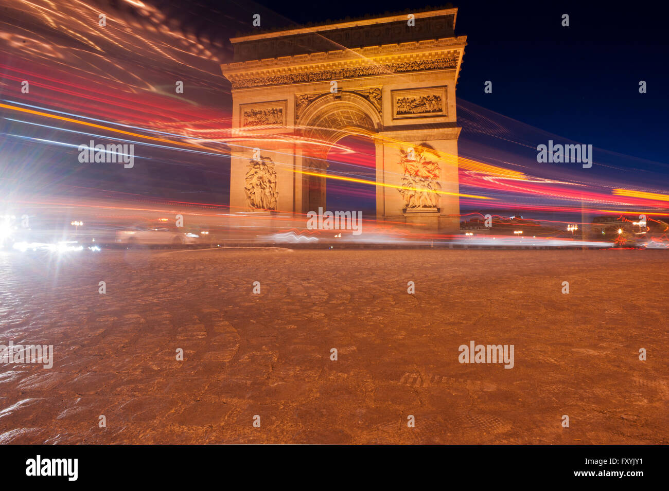 Vue de nuit de triomphe à Paris Banque D'Images