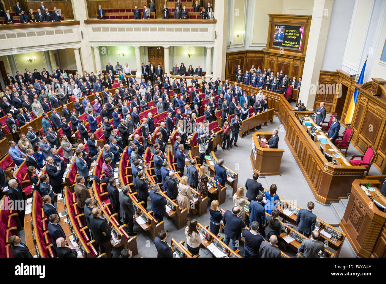 Président de Polonais Bronislaw Komorowski parle de Verkhovna Rada (parlement ukrainien), le 9 avril, 2015 à Kiev, Ukraine Banque D'Images