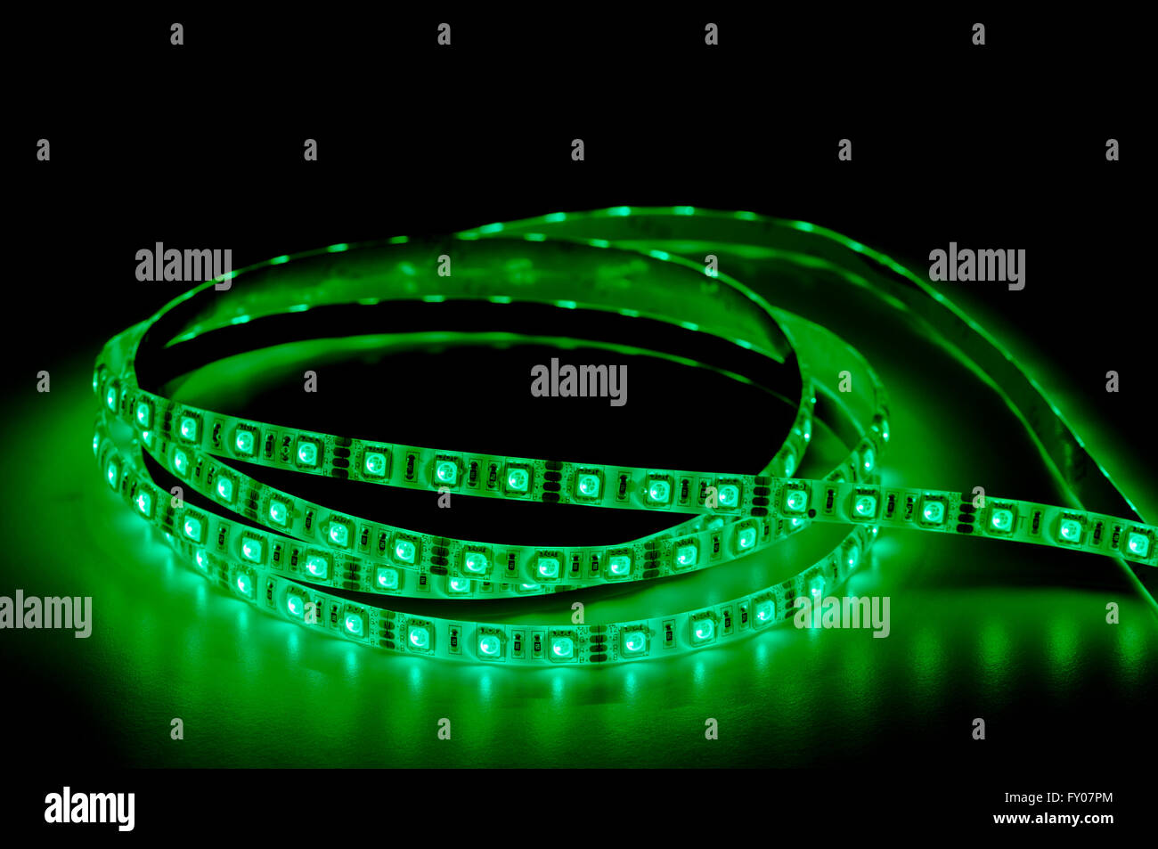 Bande lumineuse LED couleur vert RVB Banque D'Images