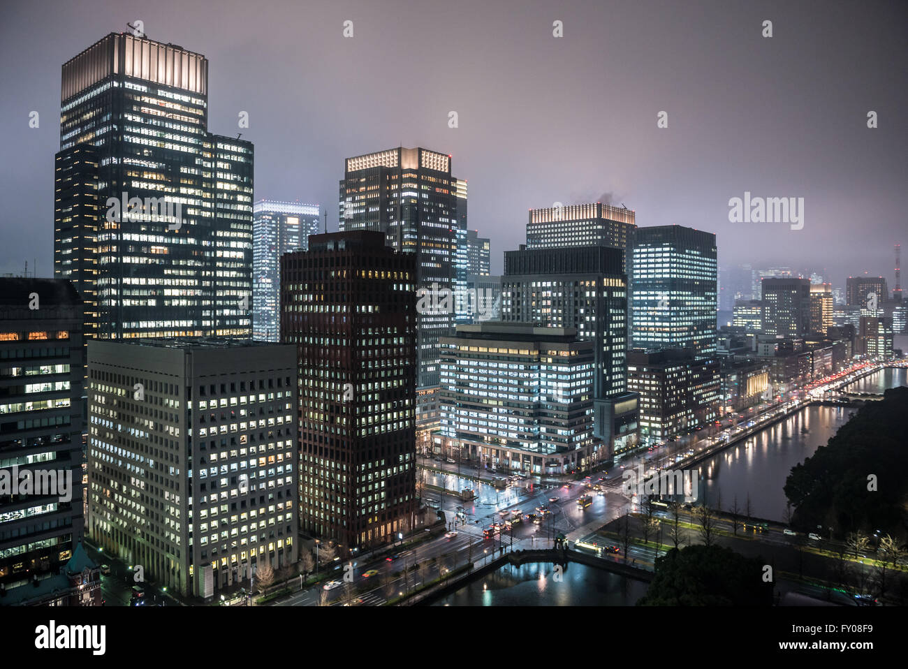 Vue du Palace Hotel à Tokyo, Japon avec Shin Marunouchi, Marine Nichido, Nippon Yusen, Mitsubishi Shoji et autres bâtiments Banque D'Images