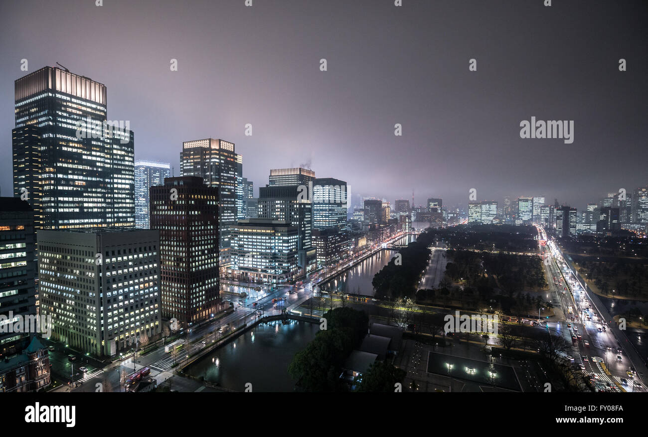 Vue du Palace Hotel à Tokyo, Japon avec Shin Marunouchi, Marine Nichido, Nippon Yusen, Mitsubishi Shoji et autres bâtiments Banque D'Images