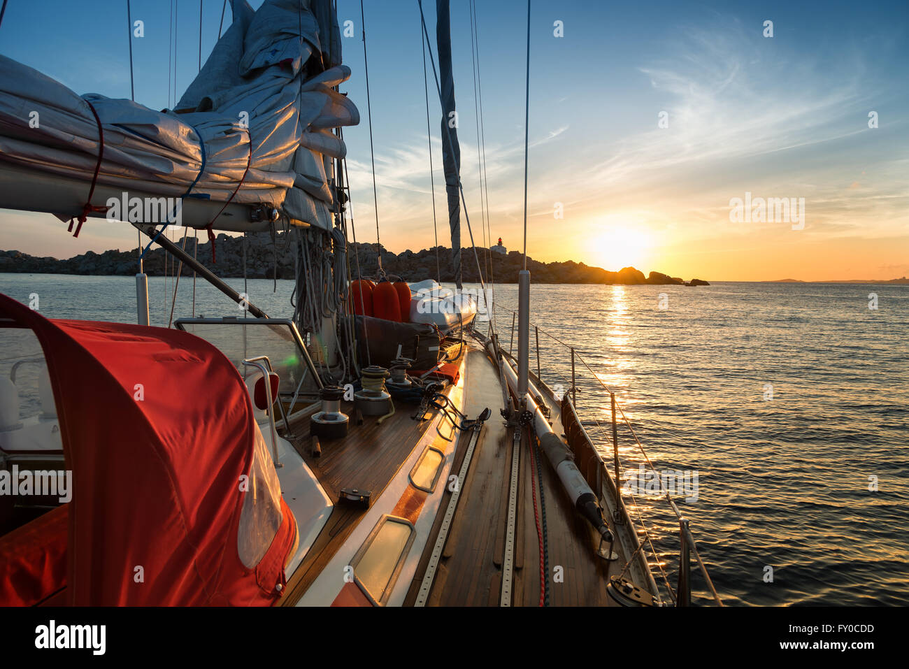 Coucher du soleil à partir de la voile Banque D'Images