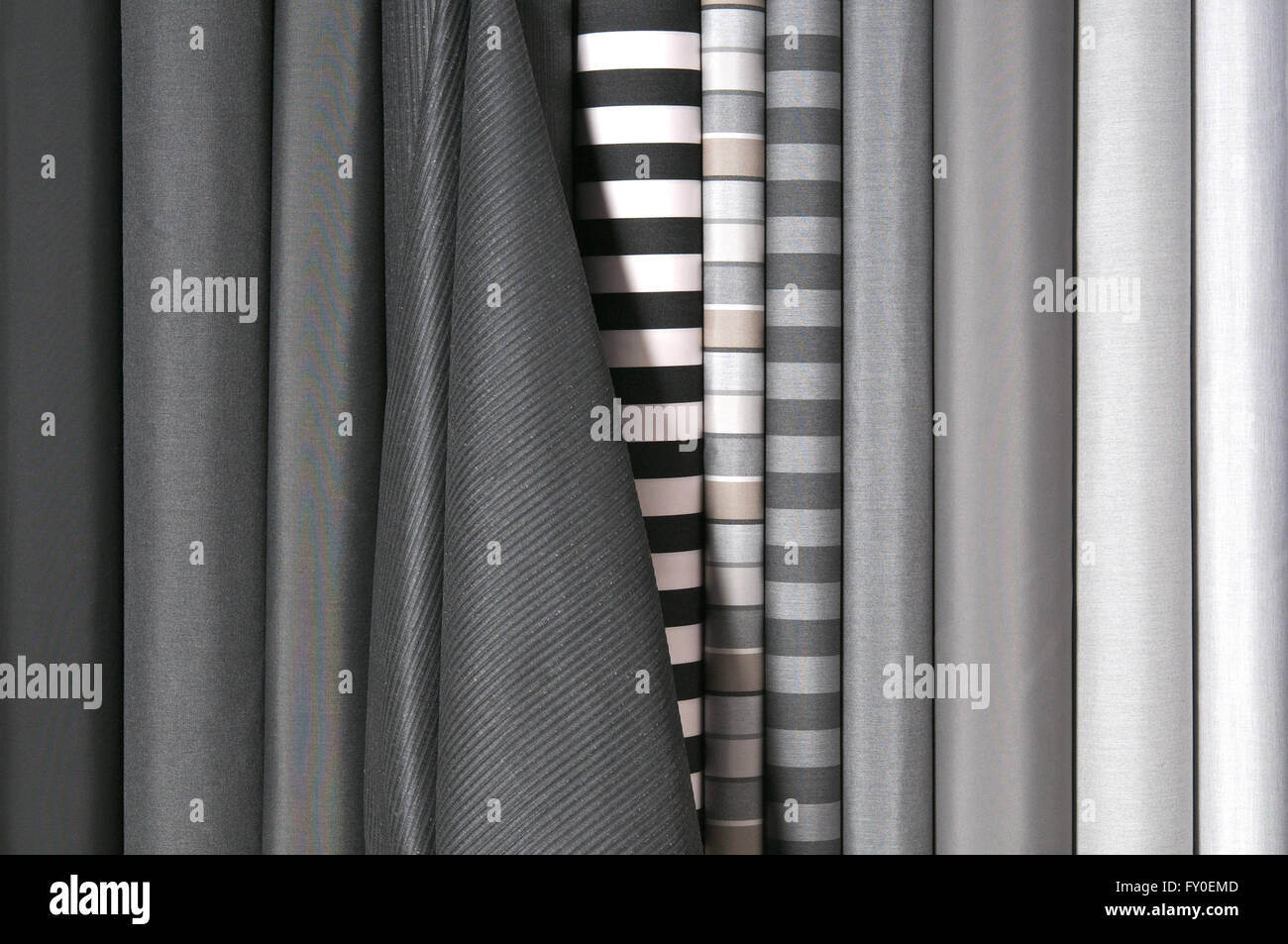 Tissu noir et blanc en rouleaux Banque D'Images