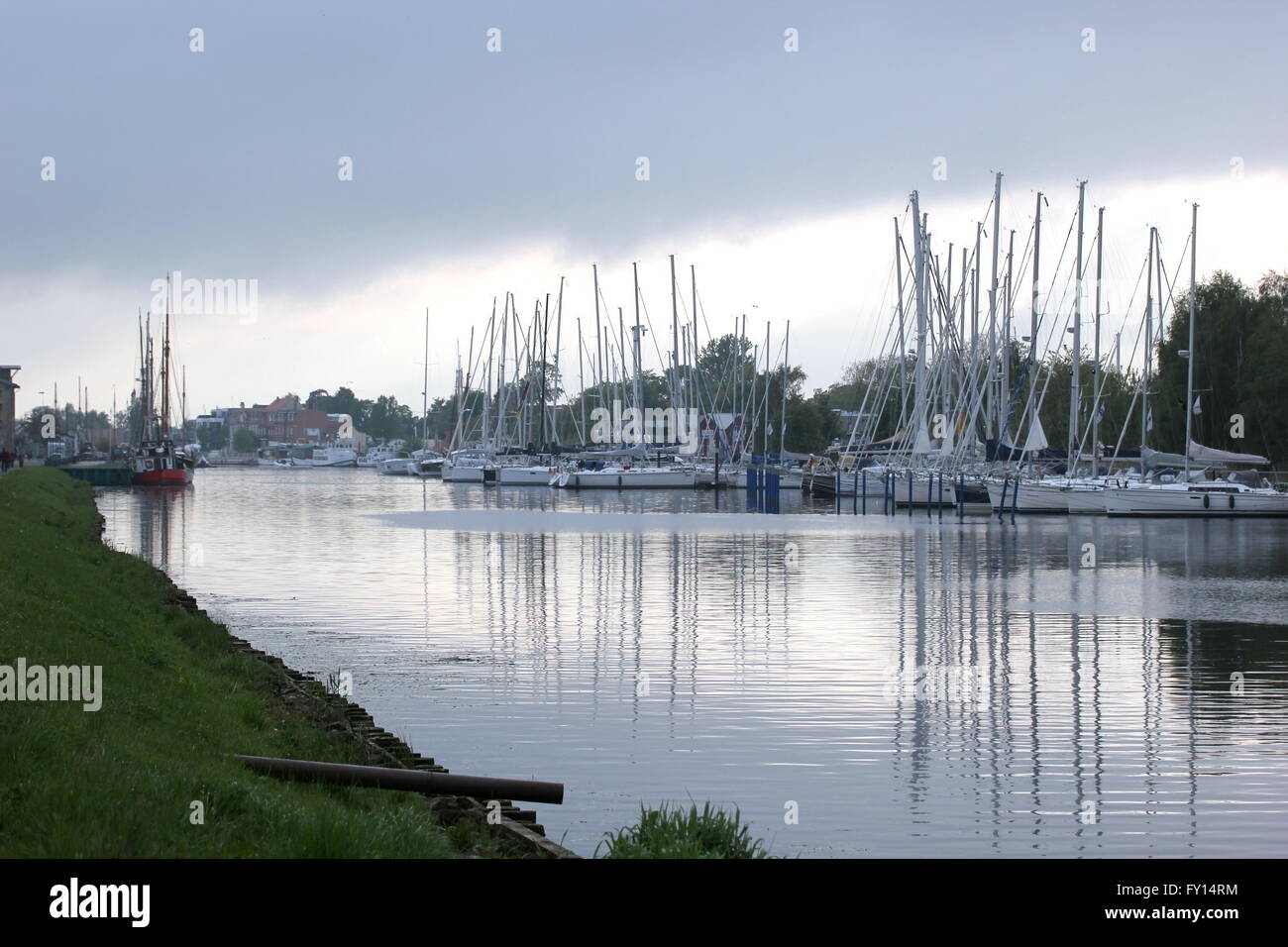 Les bateaux à voile à Greifswald, Mecklenburg-Vorpommern, Allemagne. Banque D'Images