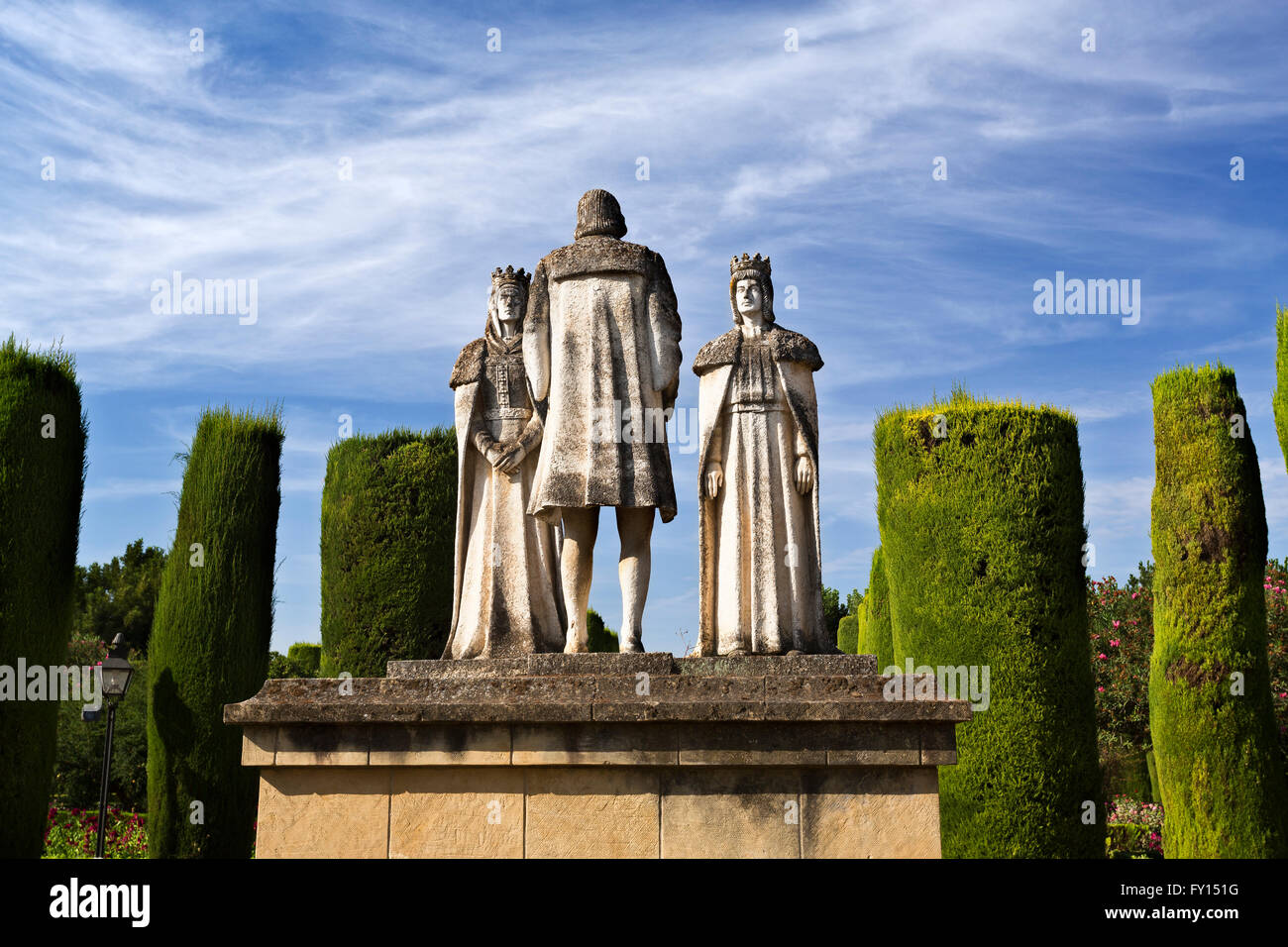 Des statues des Rois Catholiques (Ferdinand et Isabelle) et de Christophe Colomb dans les jardins de l'Alcazar de Cordoue, Spa Banque D'Images