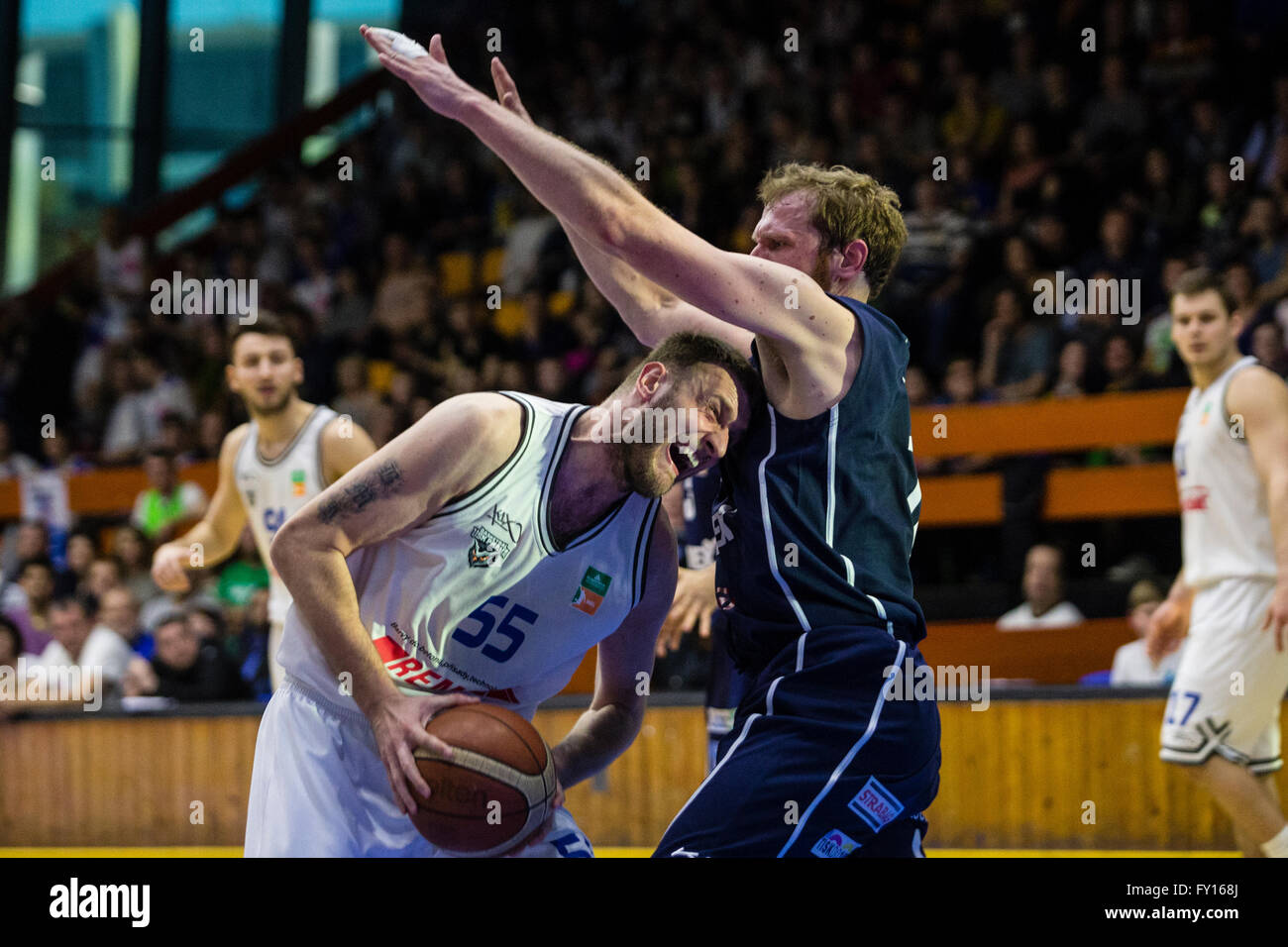 Igor M. Josipovic, Robert Landa, basket-ball, Kooperativa LBN, Ligue  nationale de basket-ball Photo Stock - Alamy