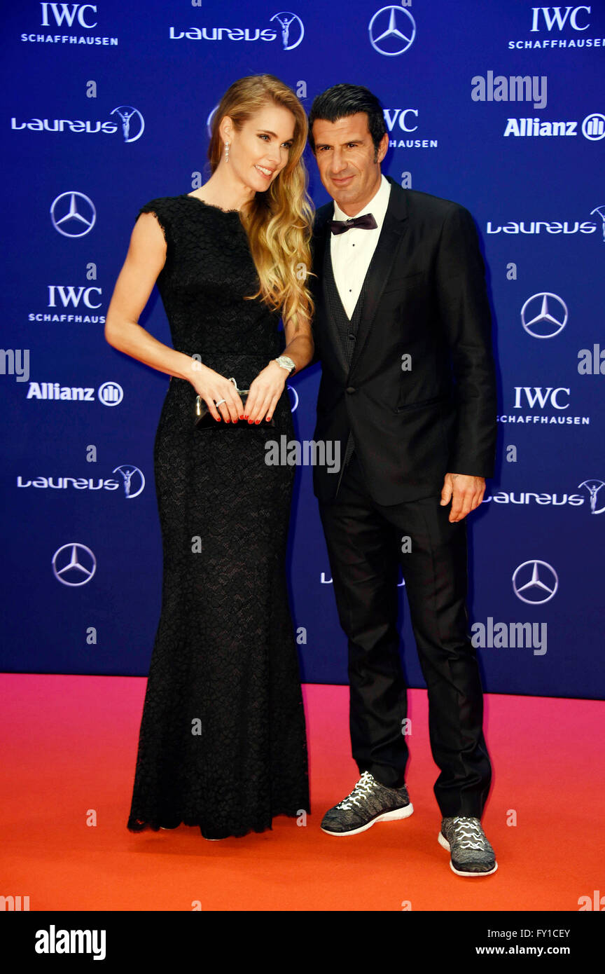 Berlin, Allemagne. 18 avr, 2016. Luis Figo et épouse Helen Svedin participant à la 17e Laureus World Sports Awards 2016 au Palais des Congrès de Berlin le 18 avril 2016 à Berlin, Allemagne. © dpa/Alamy Live News Banque D'Images