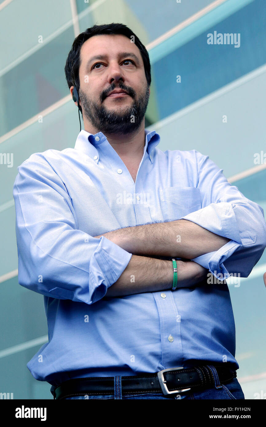 Matteo Salvini Rome le 20 avril 2016. Le secrétaire de la Ligue du Nord visites de la gare Tiburtina © Insidefoto/Alamy Live News Banque D'Images