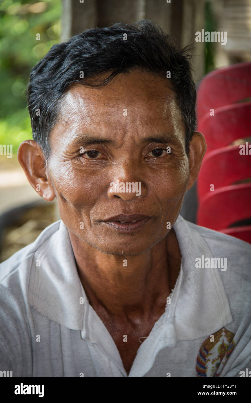 Middle-Aged Man Village cambodgien Banque D'Images