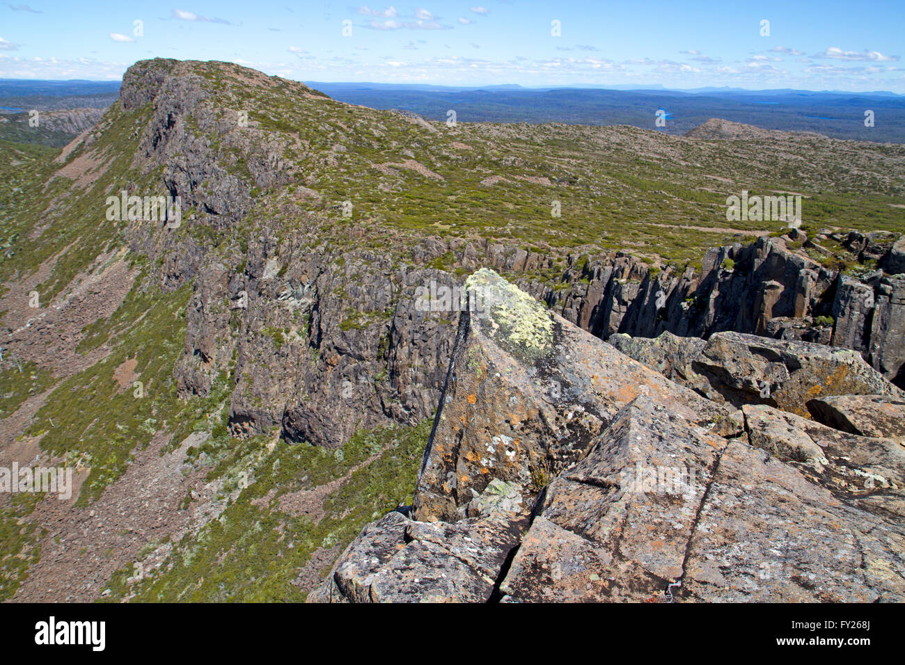 Vue le long des falaises à Solomons trône dans les murs de Jérusalem National Park Banque D'Images