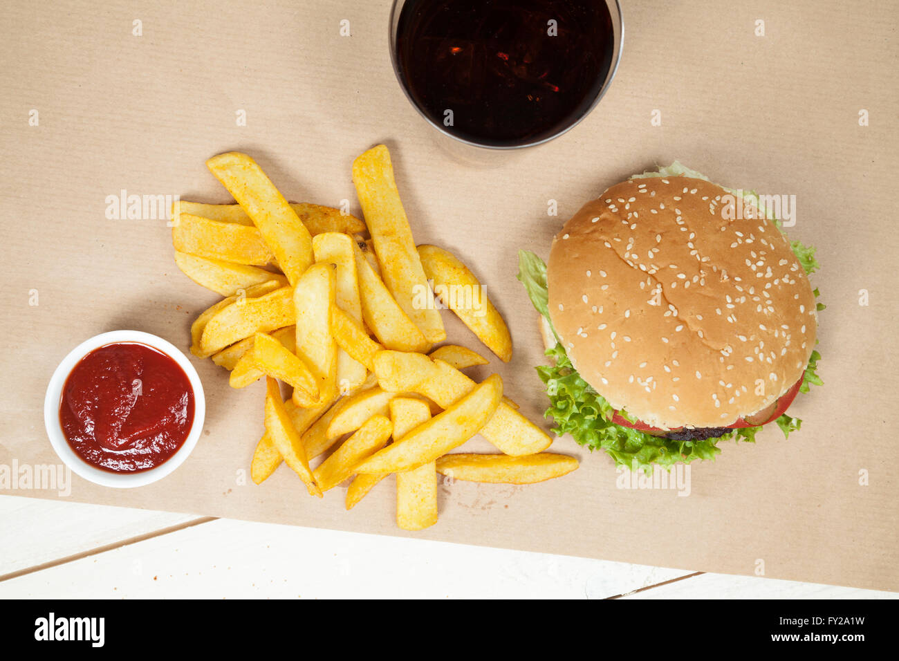 Burger avec frites et cola Banque D'Images