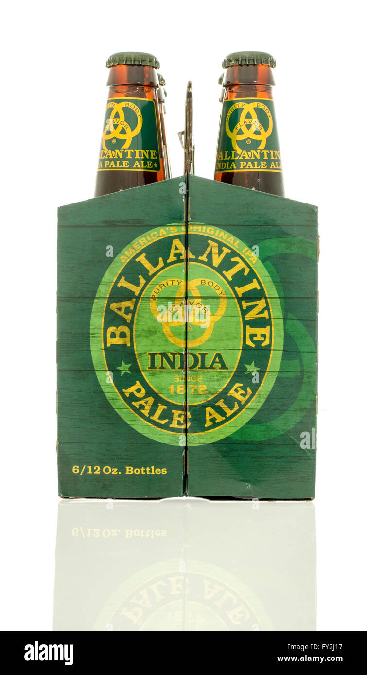Winneconne, WI - 10 Jan 2016 : un six-pack de Ballantine l'India Pale Ale la bière. Banque D'Images
