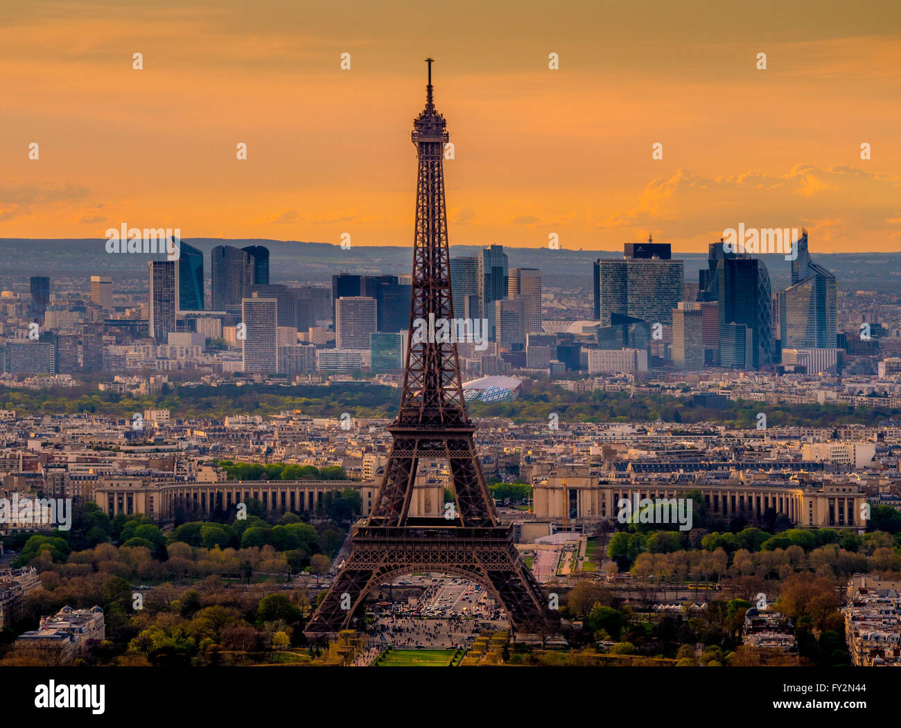 Coucher de soleil sur Paris avec la Tour Eiffel, Paris, France Banque D'Images
