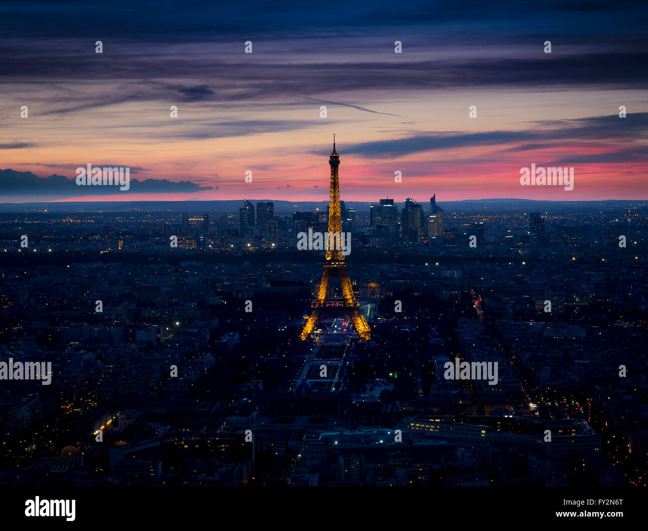 Coucher de soleil sur Paris avec la Tour Eiffel, Paris, France Banque D'Images