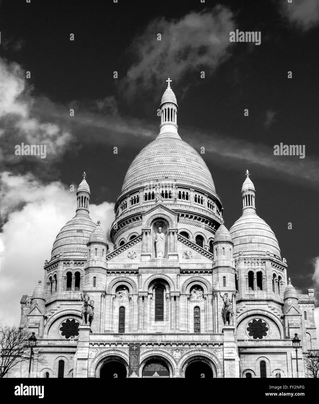 La basilique du Sacré-Cœur de Paris, communément connu sous le nom de Basilique du Sacré-Cœur et souvent tout simplement Sacré-Cœur Banque D'Images
