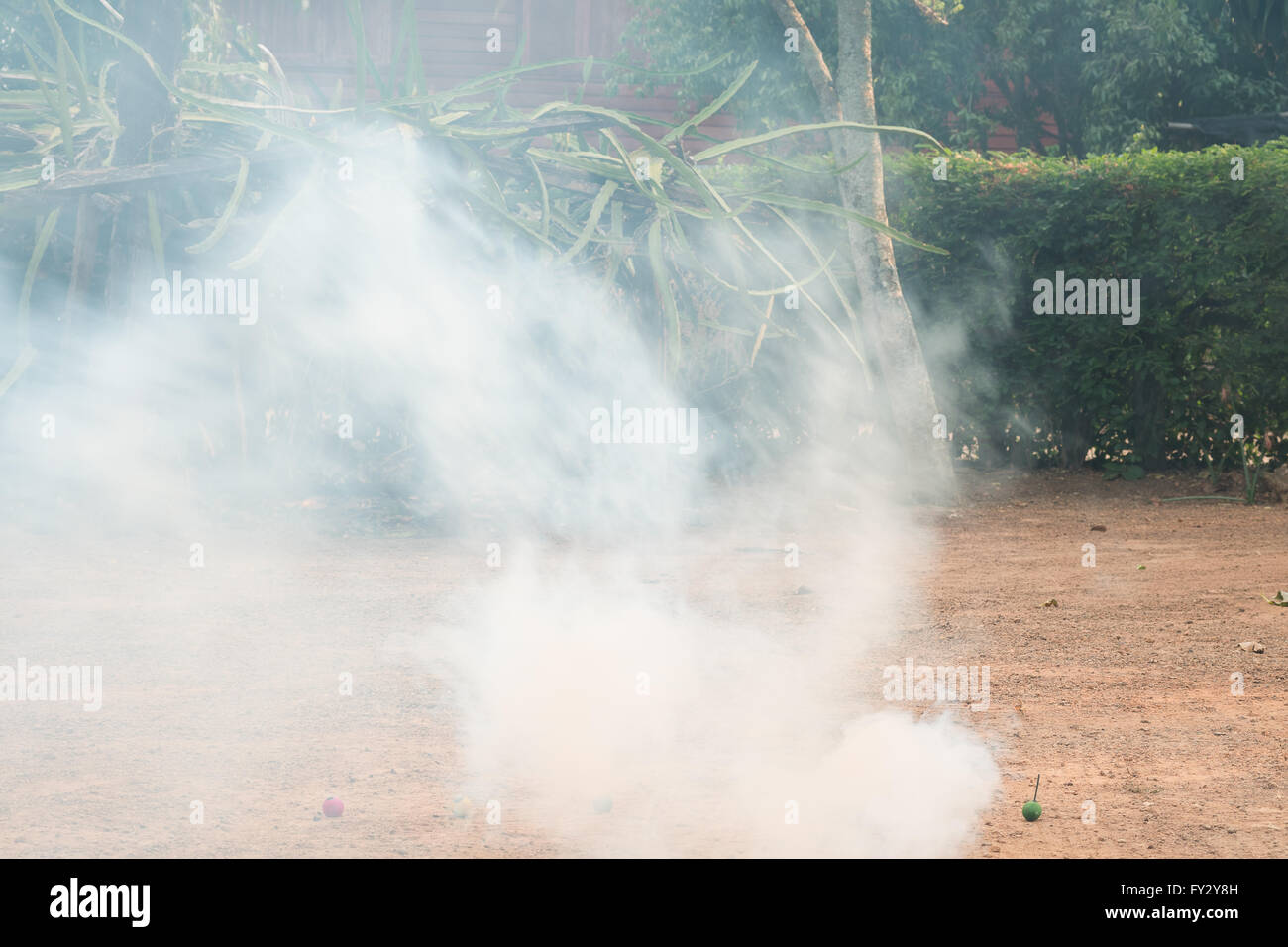 Explosion de firework cracker pour arrière-plan- (Selective focus) Banque D'Images