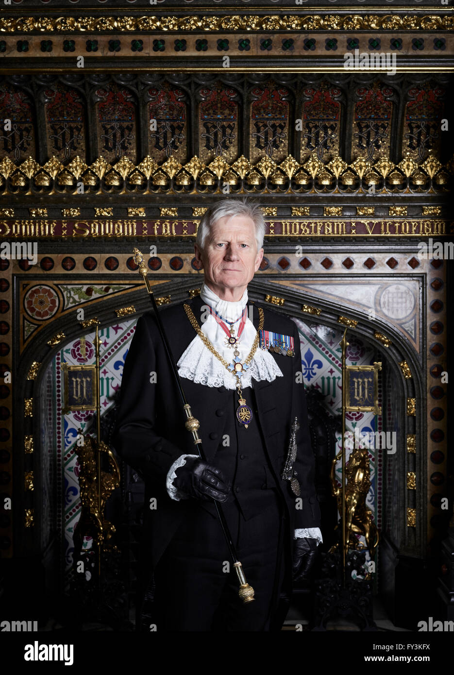 Le Lieutenant-général David Leakey, gentilhomme huissier de la Verge noire, à la Chambre des Lords, Londres, mars 2016. Banque D'Images