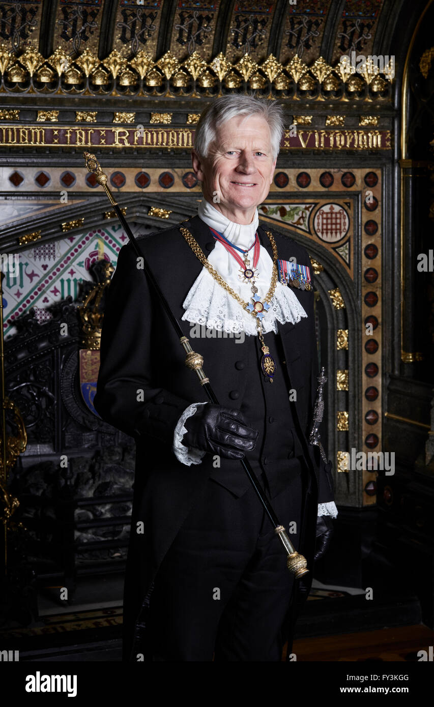 Le Lieutenant-général David Leakey, gentilhomme huissier de la Verge noire, à la Chambre des Lords, Londres, mars 2016. Banque D'Images