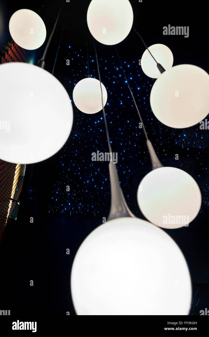 Appareil d'éclairage unique plafond suspendu Banque D'Images